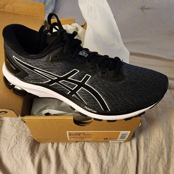 ASICS - Picture 3 of 3